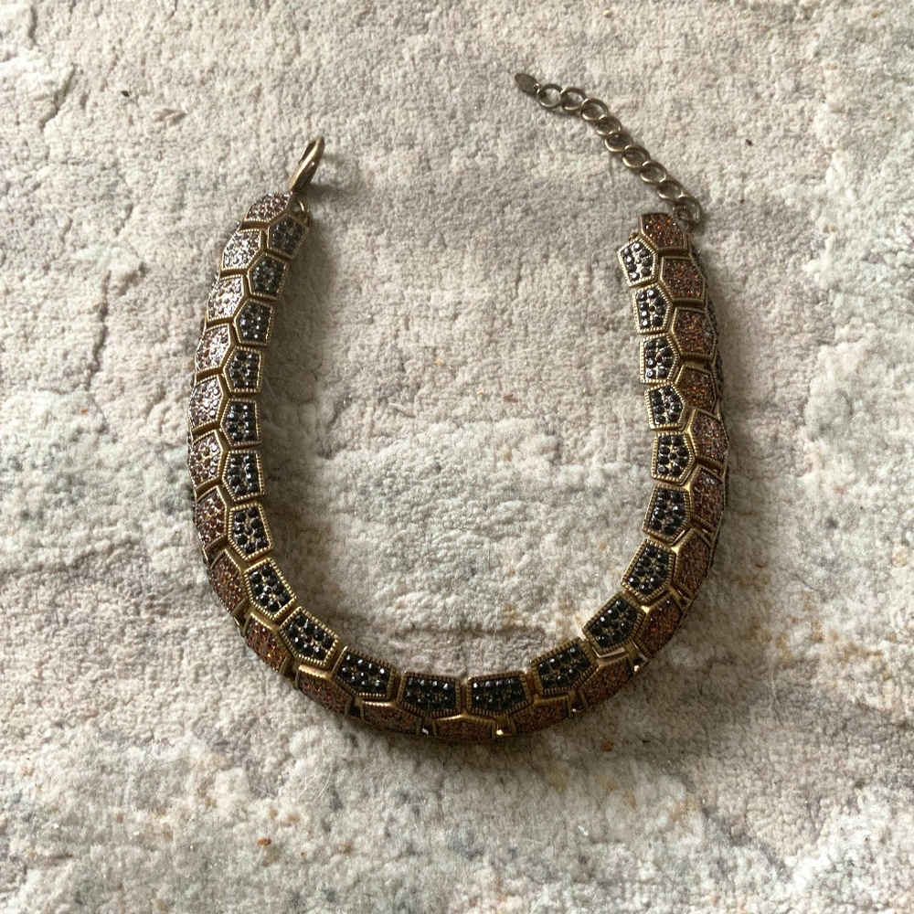 ANTIQUE GOLDTONE CHOCKER WITH BLACK AND AMBER CRYSTALS